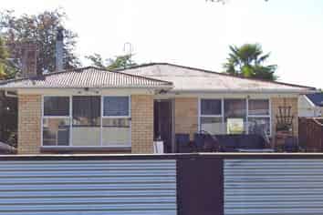 4 Masefield Drive, Enderley