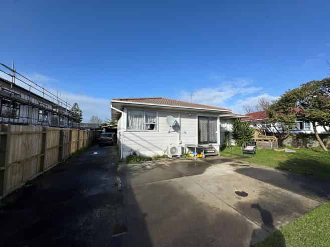 32 Sharland Avenue, Manurewa