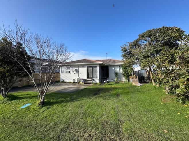 32 Sharland Avenue, Manurewa
