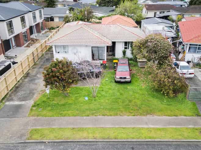 32 Sharland Avenue, Manurewa