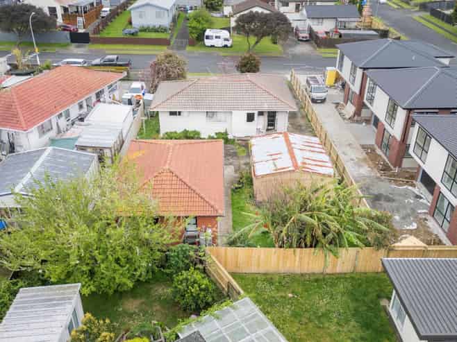 32 Sharland Avenue, Manurewa