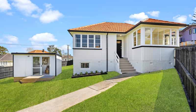 2 Thomson Street, Mount Roskill