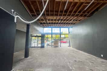 Ellerslie Retail Tenancy with Rear Access