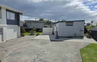 43 Eaton Crescent , Matua