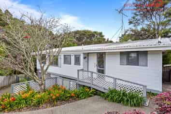 16 Emlyn Place, Torbay