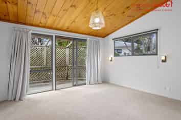 16 Emlyn Place, Torbay