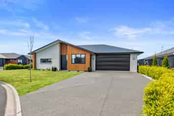 90 Hills View Drive, Papamoa