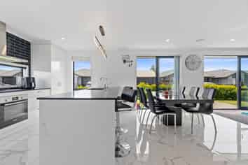 90 Hills View Drive, Papamoa