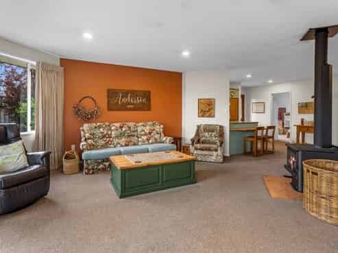 63 Gladstone Road, Woodend