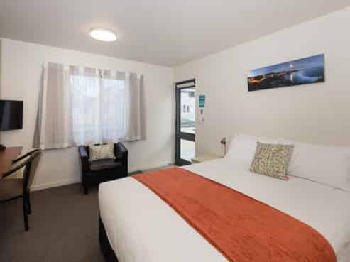 Be In Business For Yourself, But Not By Yourself