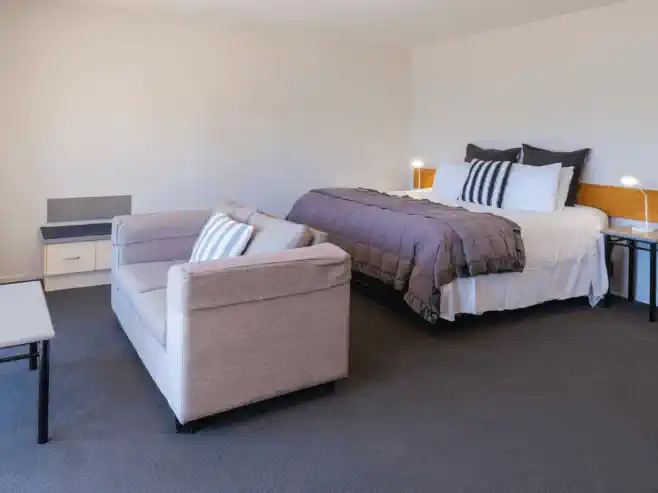 Outstanding Freehold Going Concern Motel Opportunity!