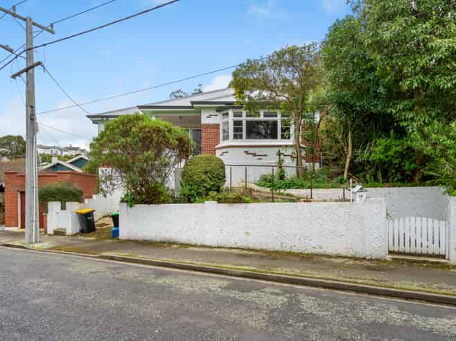 37 Scarba Street, Roslyn