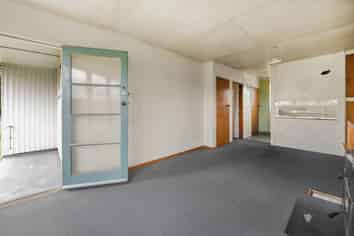 158 Sunset Road, Fordlands