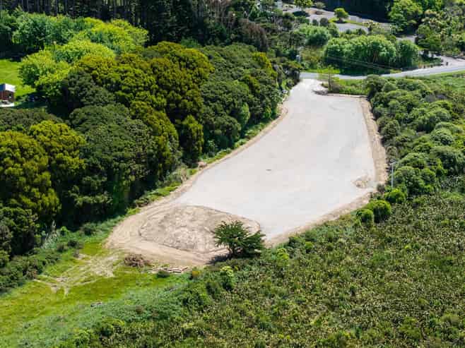 Secure sealed yard in convenient location