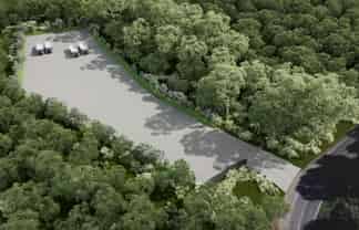 Secure sealed yard in convenient location