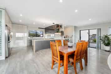 11 Whawhaki Road, Beachlands