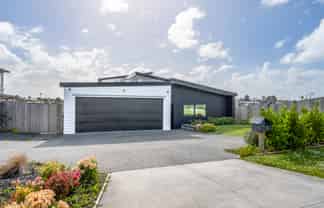 11 Whawhaki Road, Beachlands