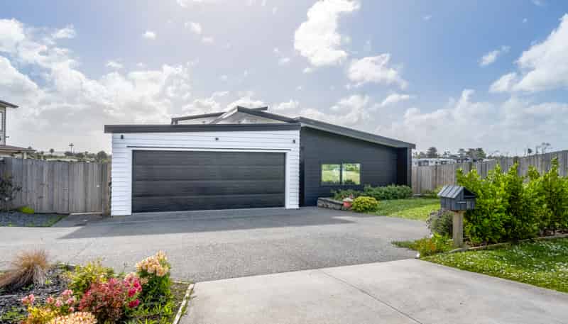 11 Whawhaki Road, Beachlands