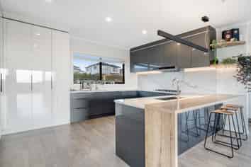 11 Whawhaki Road, Beachlands