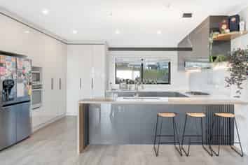 11 Whawhaki Road, Beachlands