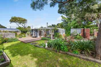 14B Toi Street, Otaki Beach