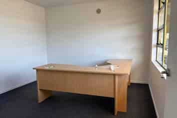 OFFICE WITH YARD FOR LEASE

