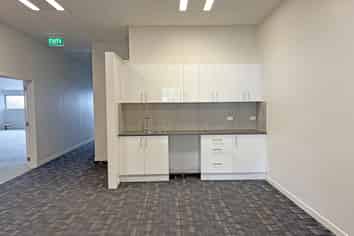 357M² TOP FLOOR SPACE FOR LEASE
