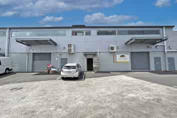 357M² TOP FLOOR SPACE FOR LEASE

