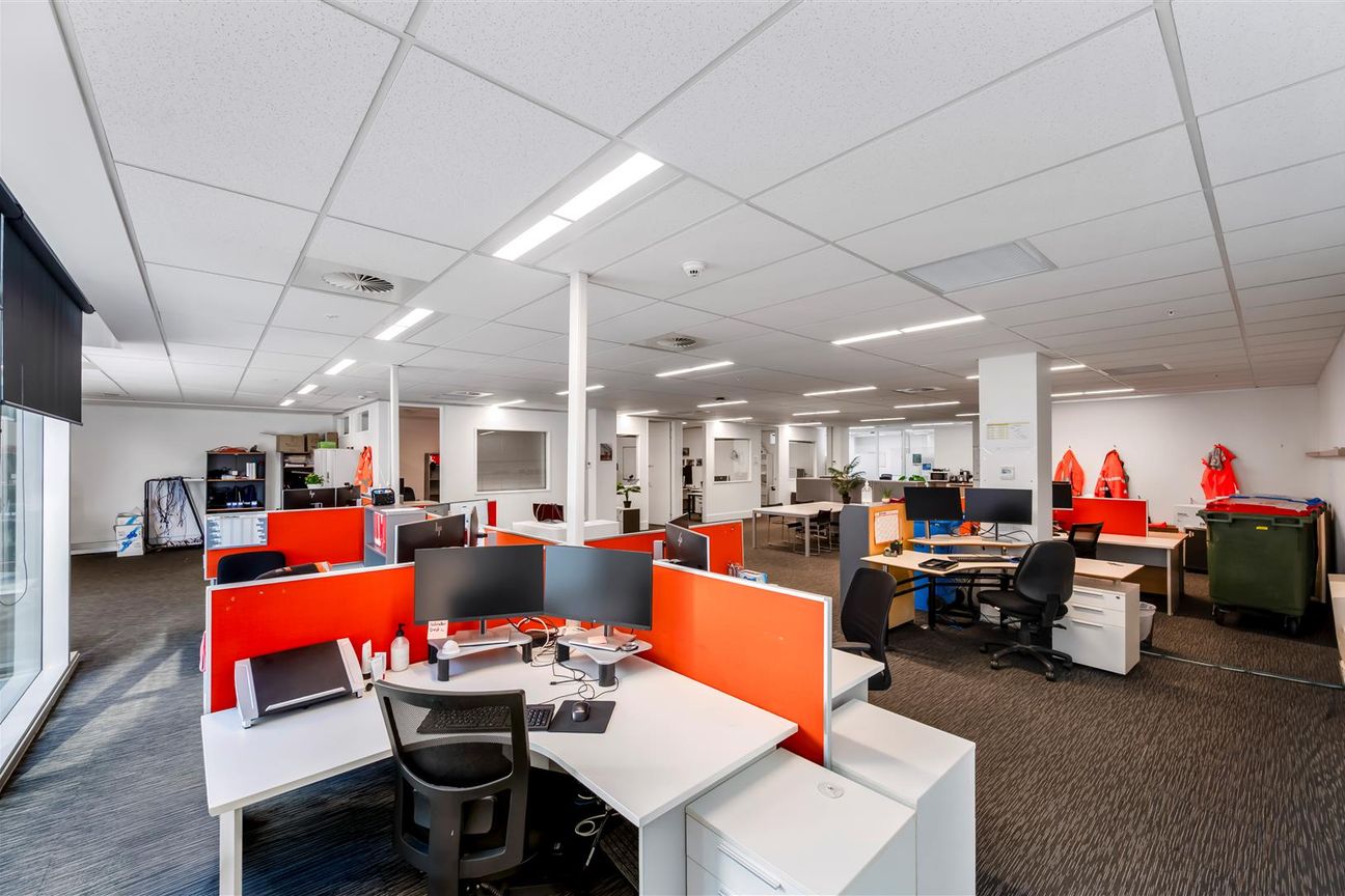Premium Office Opportunity - Vista 4