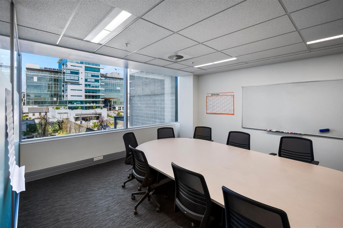 Premium Office Opportunity - Vista 5
