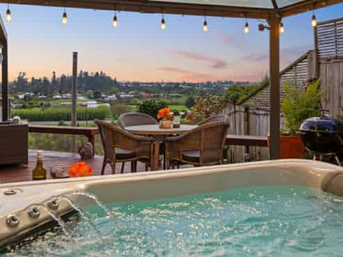 99 Sapphire Drive, Hairini