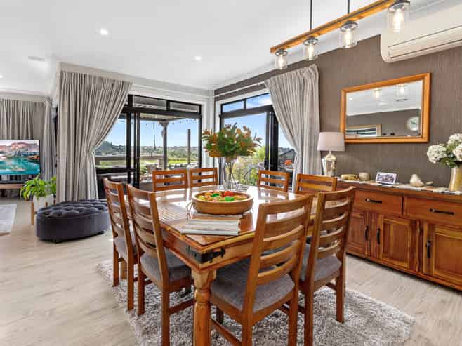99 Sapphire Drive, Hairini