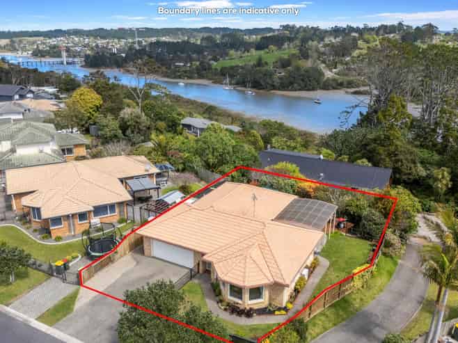 44 Blue Heron Rise, Stanmore Bay
