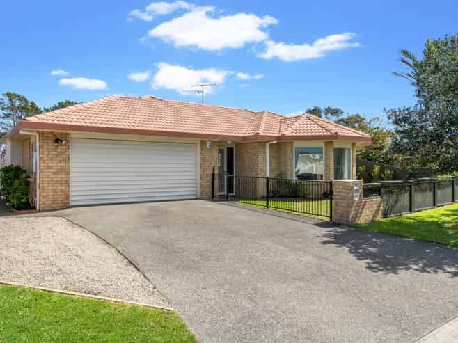 44 Blue Heron Rise, Stanmore Bay