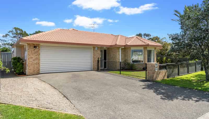 44 Blue Heron Rise, Stanmore Bay