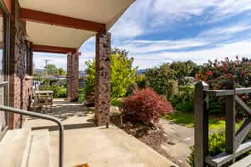 11 Greenhithe Street, WAIHOLA