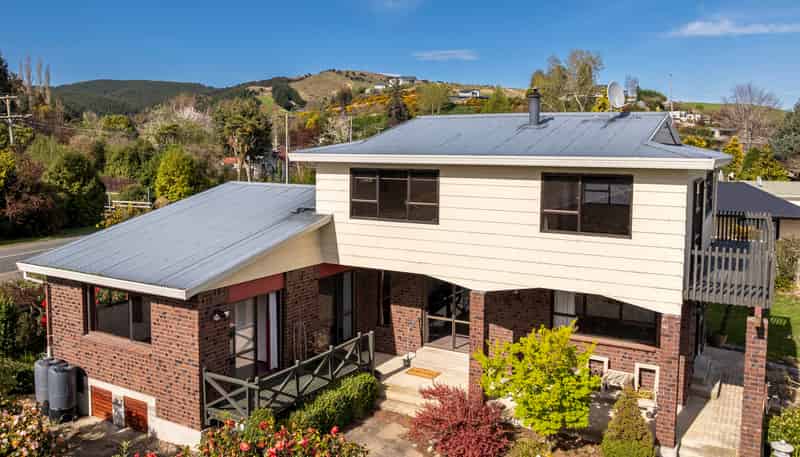 11 Greenhithe Street, WAIHOLA