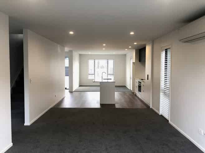 50 Jacks Landing Drive, Hamilton Lake