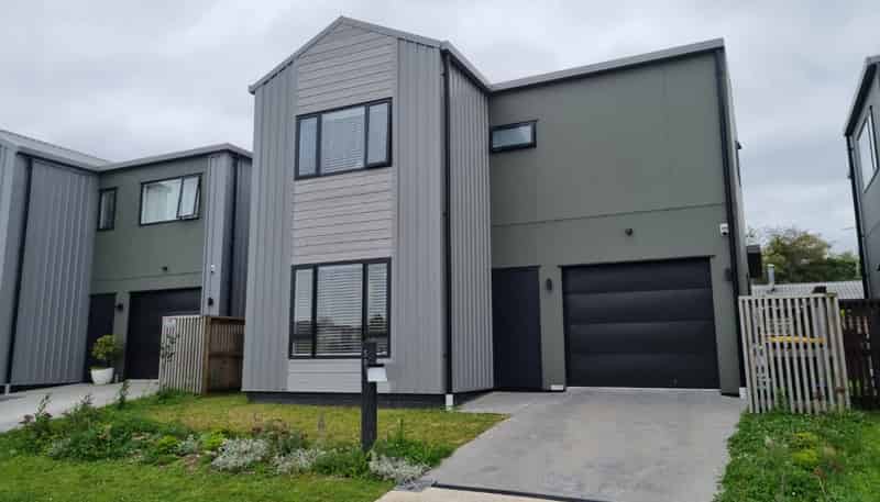 50 Jacks Landing Drive, Hamilton Lake