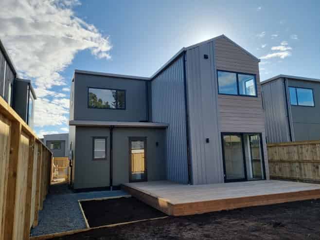 50 Jacks Landing Drive, Hamilton Lake