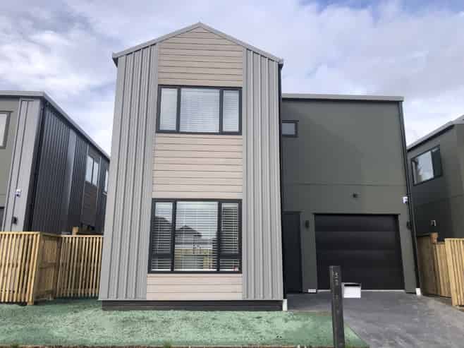 50 Jacks Landing Drive, Hamilton Lake