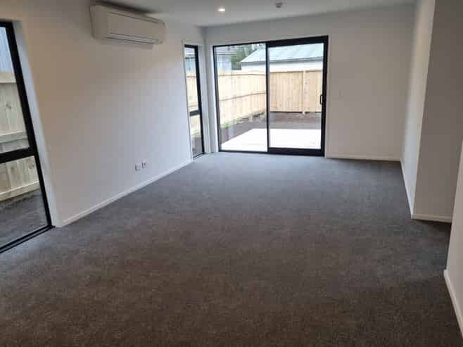 50 Jacks Landing Drive, Hamilton Lake