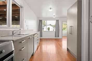 6 Forth Crescent, Glenview