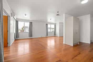 6 Forth Crescent, Glenview