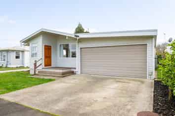 6 Forth Crescent, Glenview