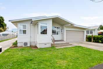6 Forth Crescent, Glenview