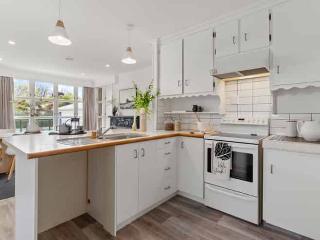 9 Armstrong Avenue, Carterton
