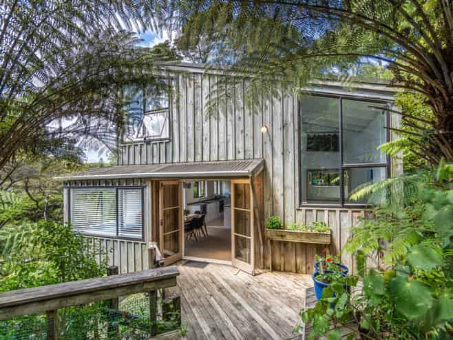 178 Ocean View Road, Oneroa