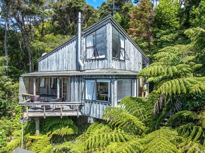 178 Ocean View Road, Oneroa