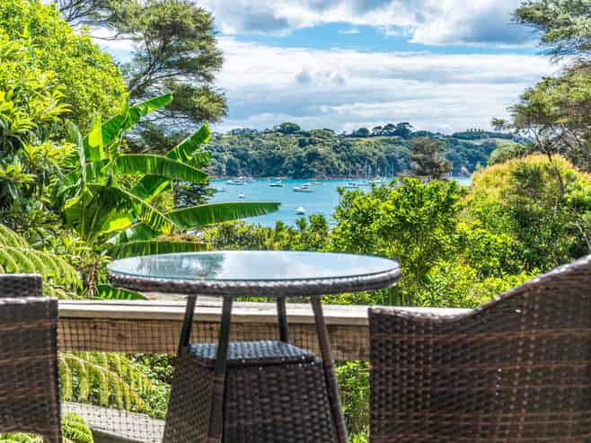 178 Ocean View Road, Oneroa